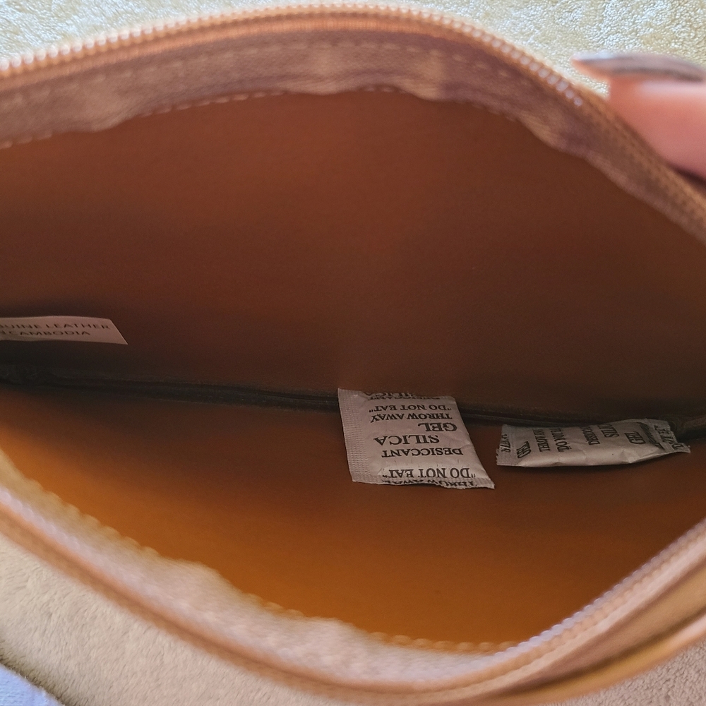 NWOT Ariat Fringe Wristlet Clutch Tan Leather - Picture 5 of 7